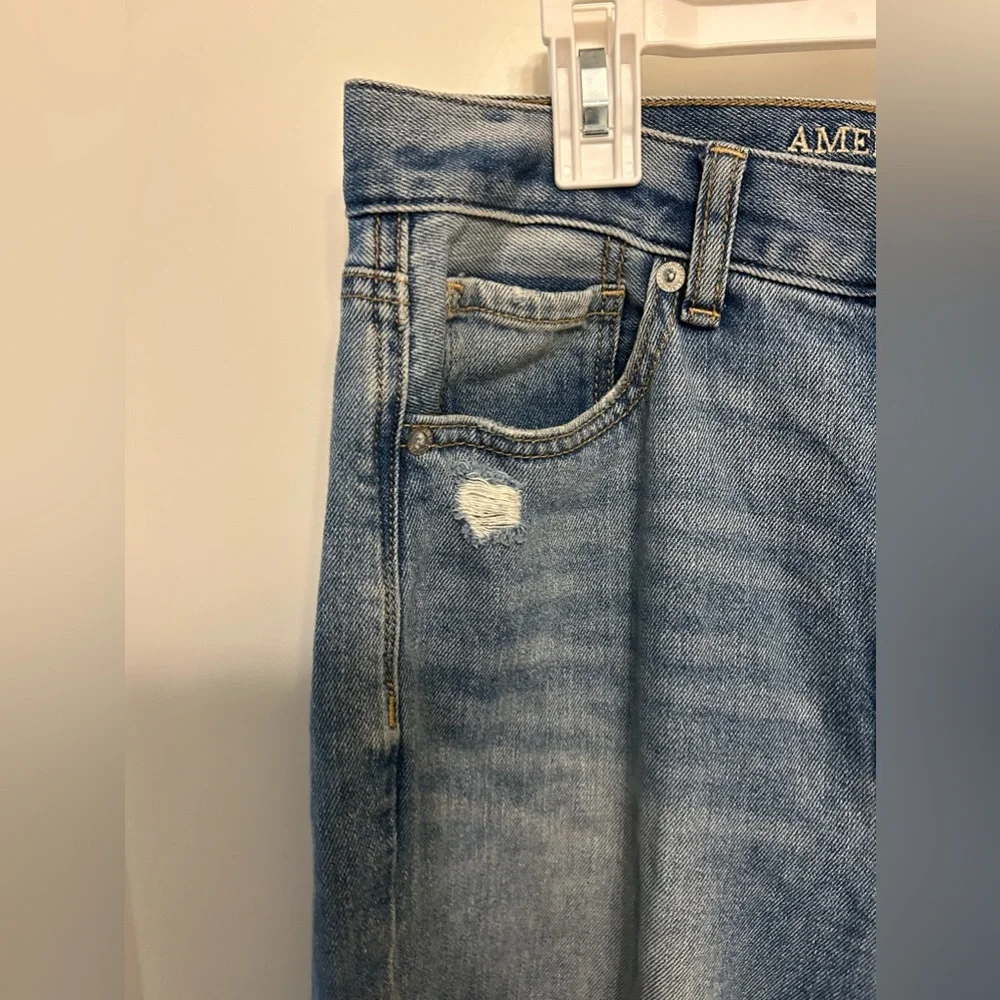 American Eagle University of Iowa Embroidered High-Waisted Jeans - Picture 10 of 14